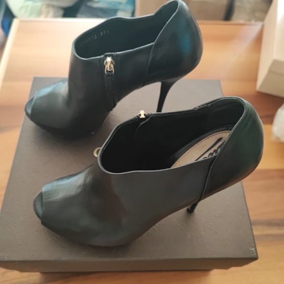 Gucci Black Leather Peep Toe Heeled Platform Booties - Picture 7 of 8